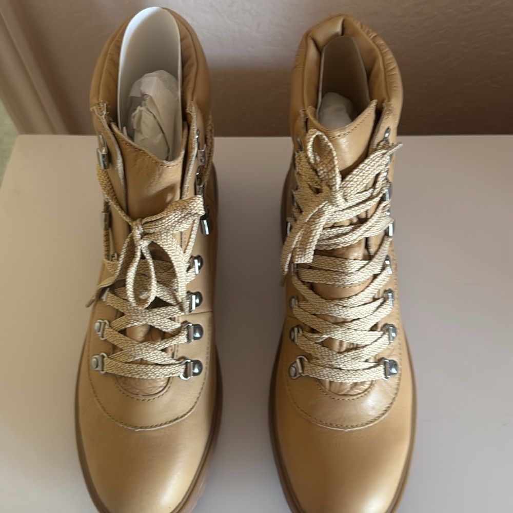 NWT, JCrew gorgeous Nordic leather hiking boot in camel. Size women’s 11.